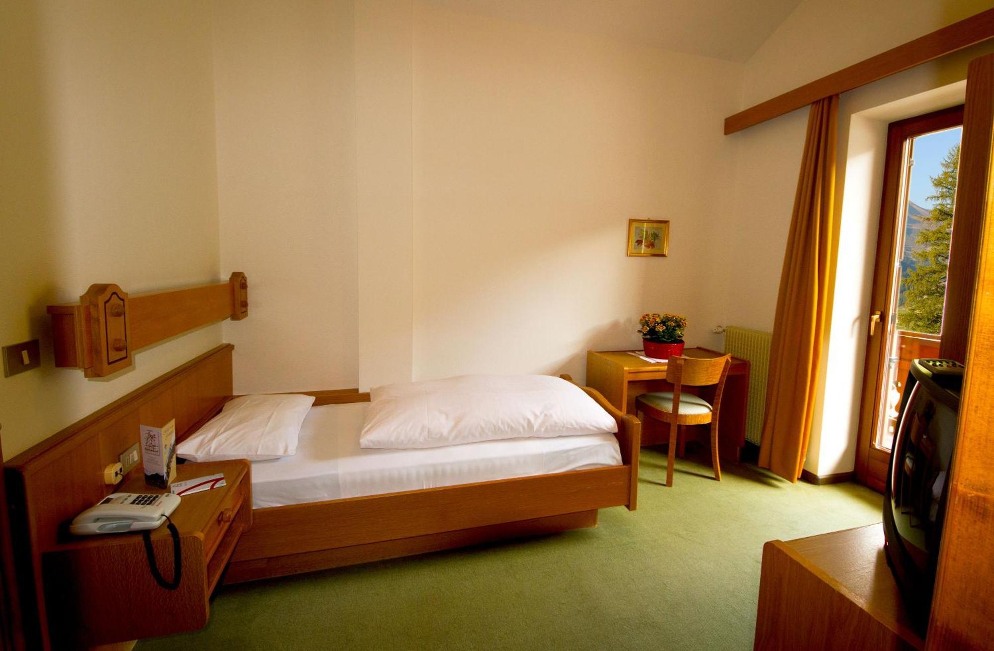 Hotel Genziana Арабба Экстерьер фото